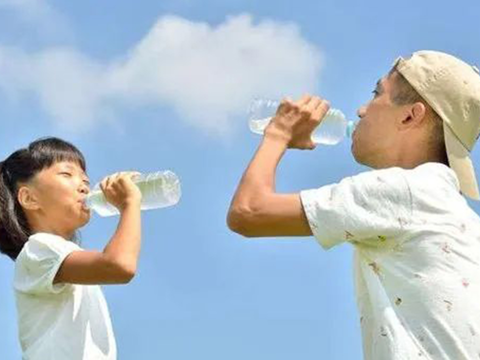 矿泉水品牌应该怎么策划？史上最叛逆的矿泉水